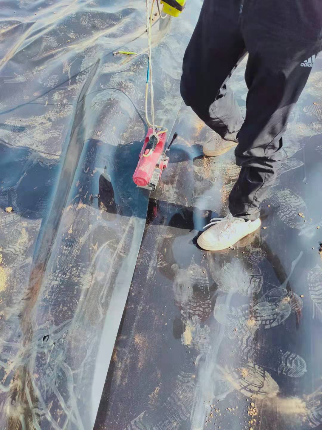 車(chē)間防滲采用多厚的土工膜合適？